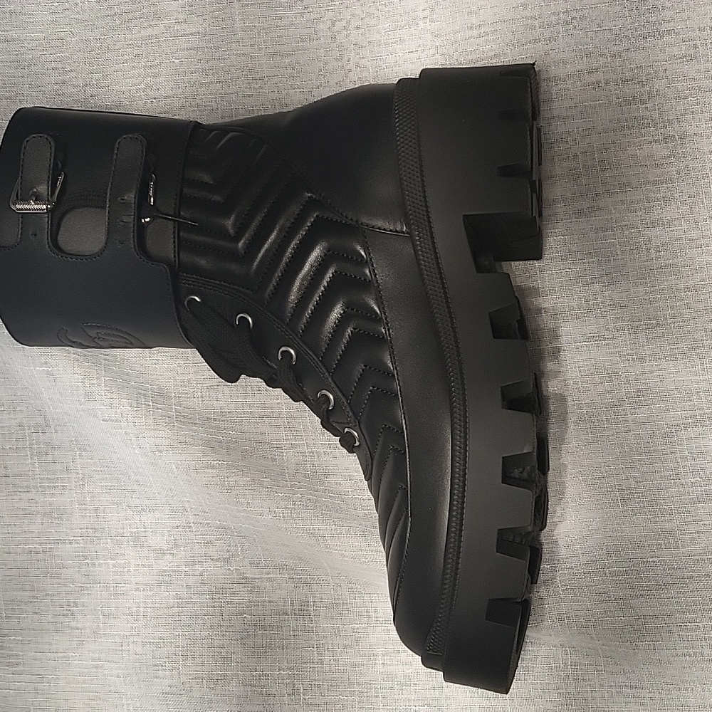 GUCCI Nappa Frances Interlocking GG Black Leather Combat Boots 8 Made in Italy - Picture 5 of 8